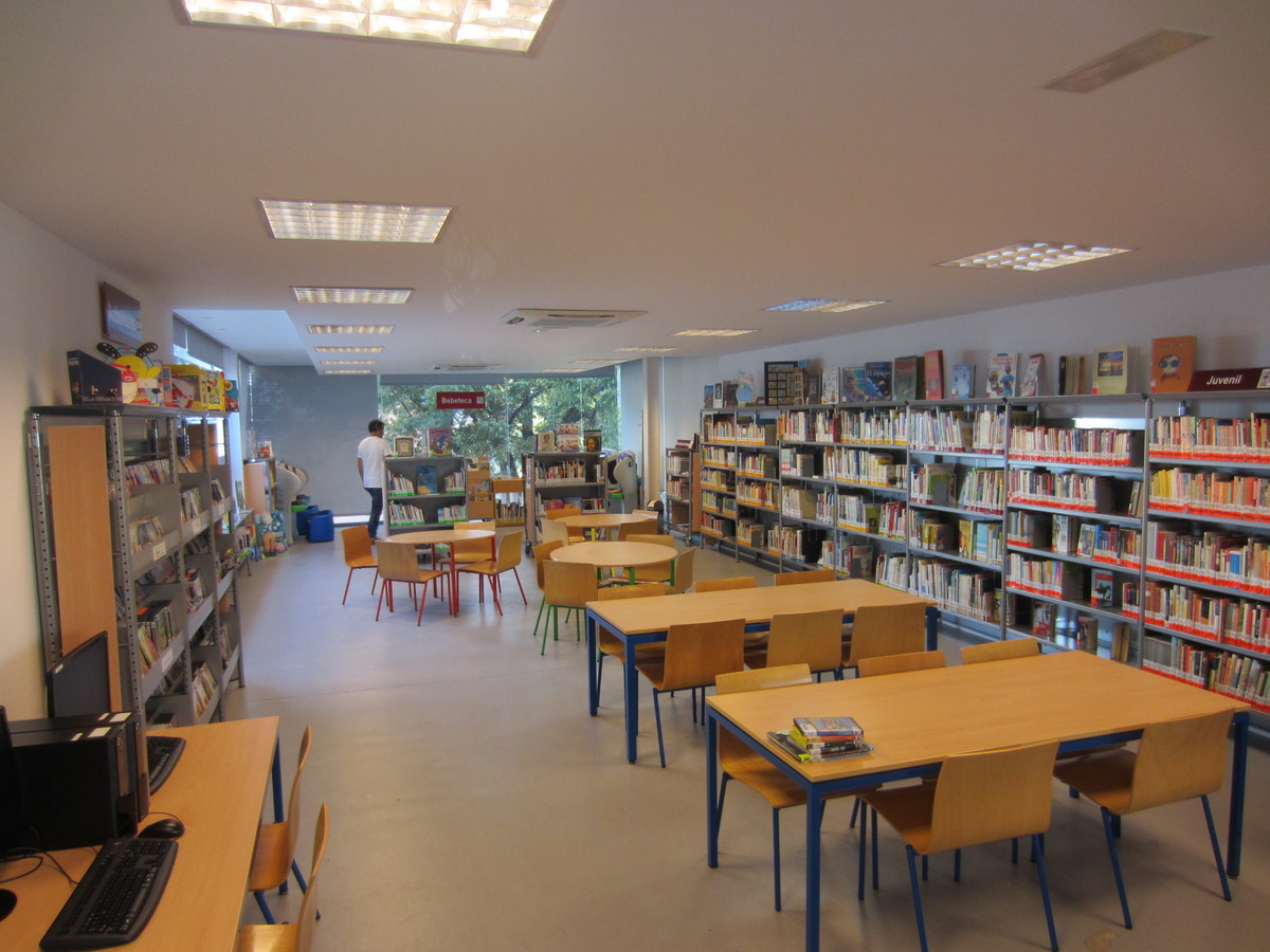 an image of the library in jardin de malaga name Biblioteca municipal damaso alonso 